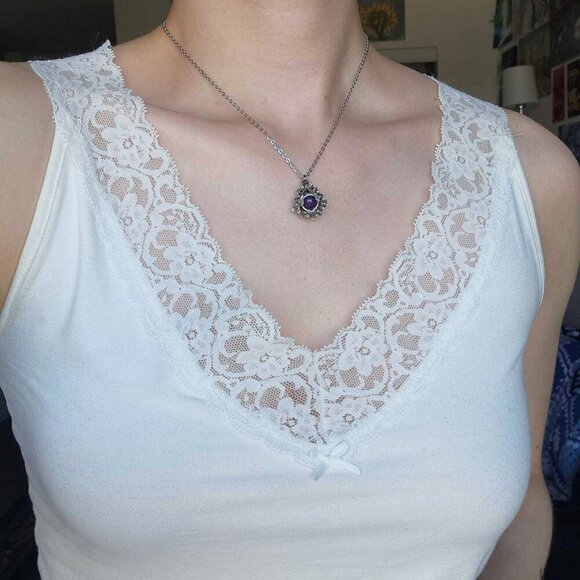 Gothic purple chainmaille necklace with a small silver chain - Picture 3 of 6